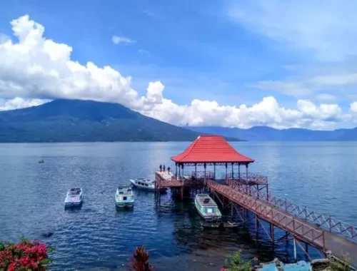 Danau Ranau, Menyaksikan Keindahan Danau yang Asri di Lampung